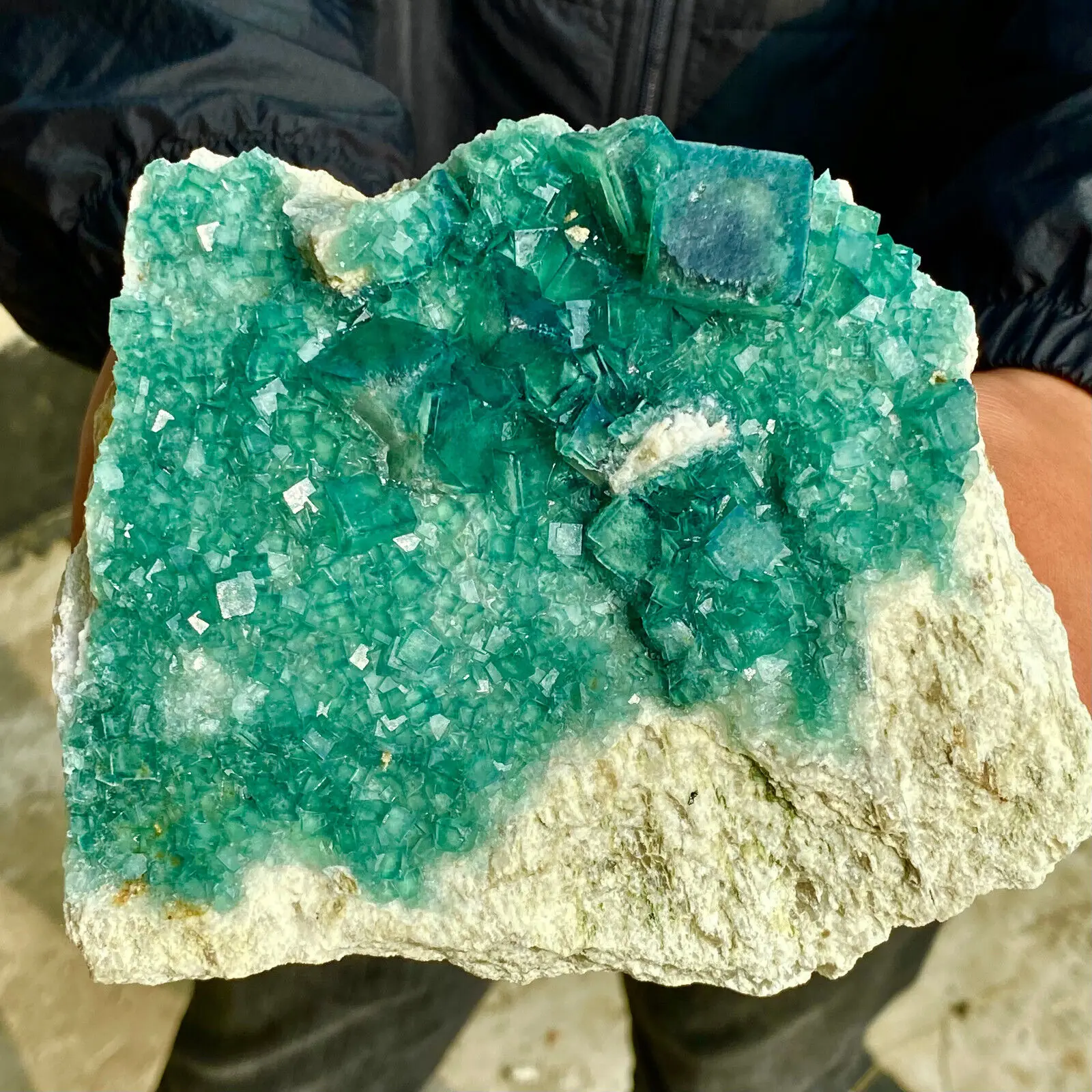 

Magical Natural Green Fluorite Ore Quartz Crystal Mineral Specimen Sample Therapy Home Office Degaussing Decorative Energy Gem