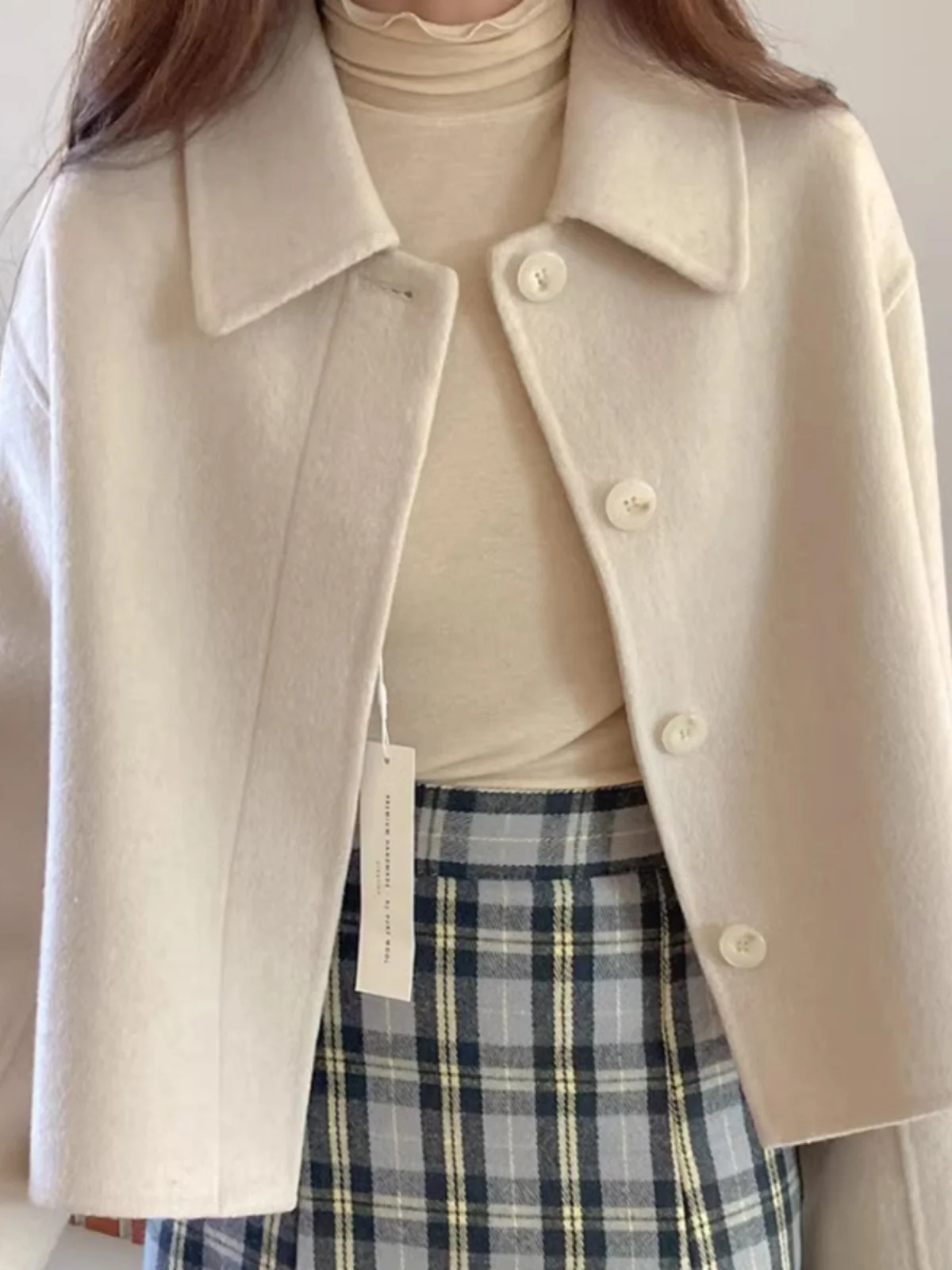 시크한 울 코트 여성용 숏 스타일 턴다운 칼라 싱글 버튼 디자인 한국 버전 순색 출퇴근 패션 2023
