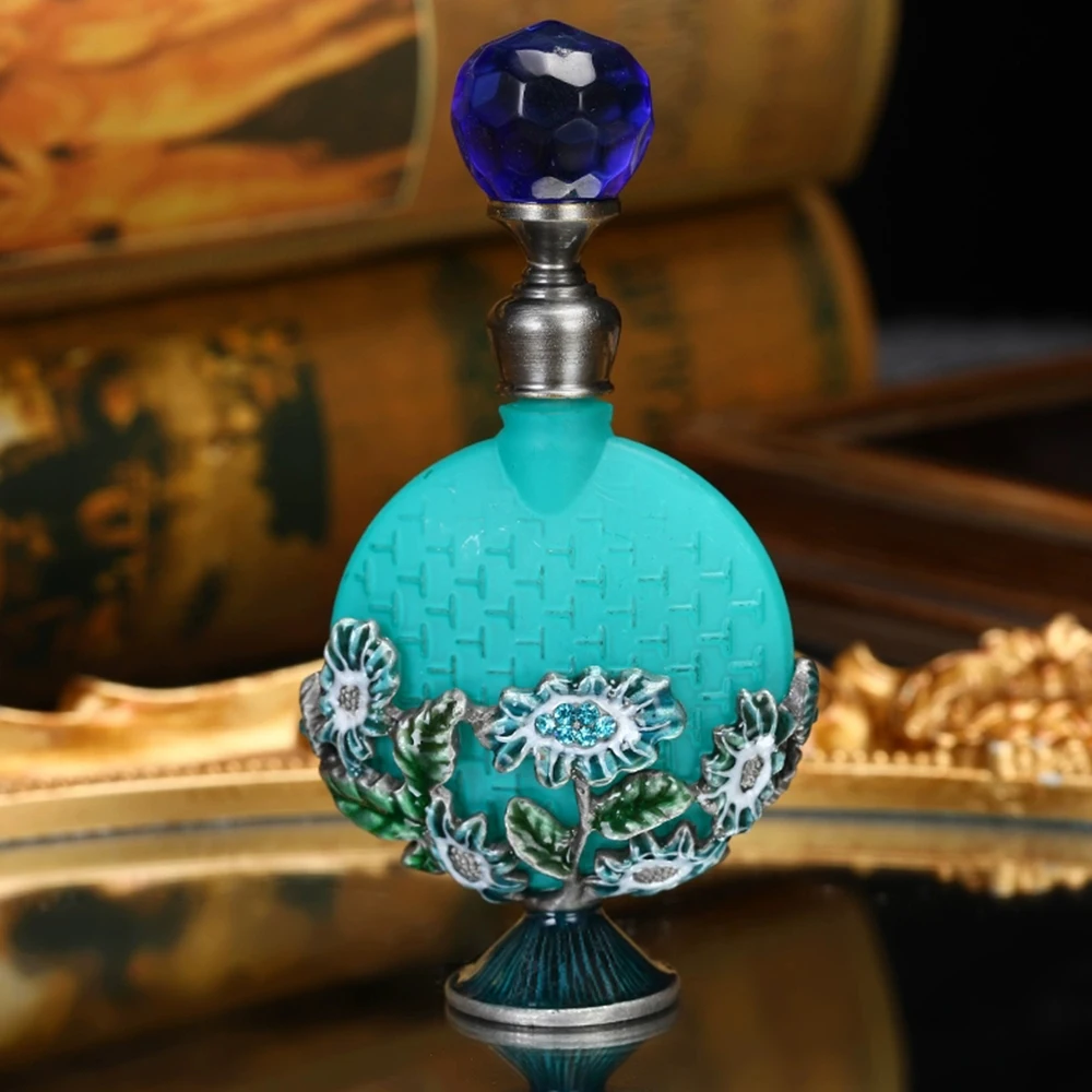 

Empty Peacock Blue Vintage Perfume Bottle Gem Metal Embossed Flower Decor Sapphire Shape Cap Essential Oil Container Beauty Tool