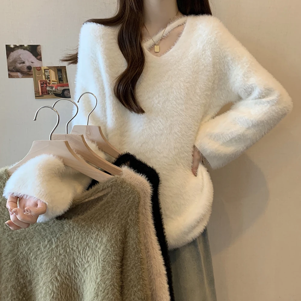 

Real shot of large-sized women's clothing for autumn 2023, new loose and versatile sweater, slimming down woolen sweater