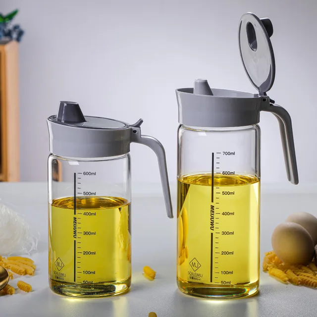 주방의 필수품: 유리 액체 조미료 병