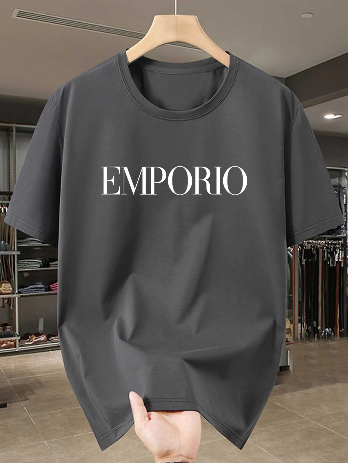 Camiseta masculina casual de verão de manga curta – estampa "EMPORIO", preta, gola redonda, mistura de poliéster leve, perfeita para atividades ao ar livre
