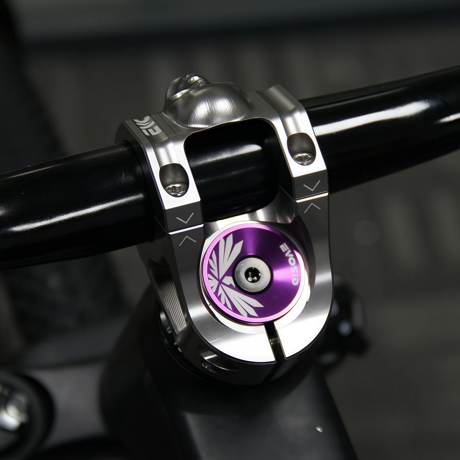 Bike Stem Cover EVOSID Aluminium Alloy Stem Top Cap 5.8g Ultra Light Headset Cover With Screw for 28.6mm Front Fork