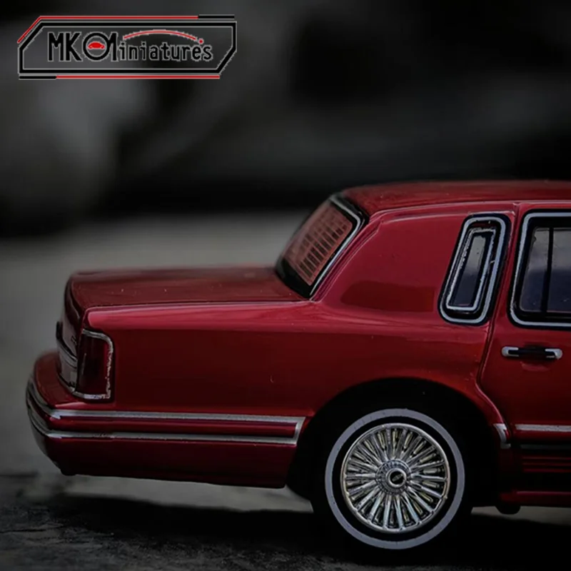 New Mk 1:64 Lincoln Town Car APA-OPO Hec Limited Edition
