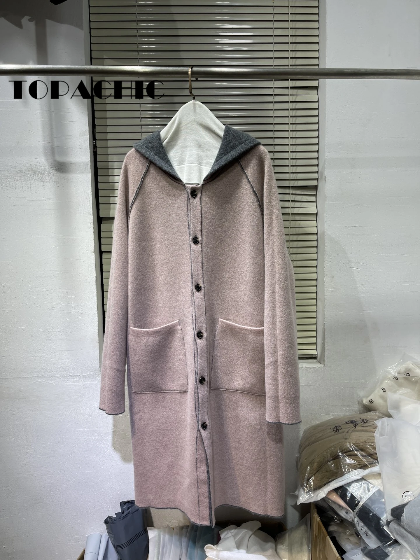 Рисунок 3 - Женский однобортный Кардиган с капюшоном TOPACHIC