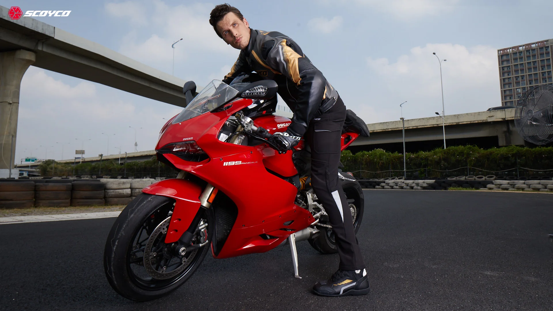 SCOYCO أحذية الدراجات النارية بوتاس موتو من الجلد...