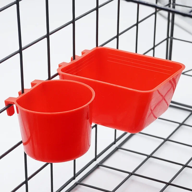1pcs Plastic Cup Pet Birds Feeder Bowl Parrot Food Water Bowl Hanging Trough Feeding Splash-proof Cup Pigeons Cage Feeder Tool