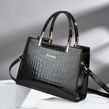 2025 Nuova borsa alla moda Borsa a tracolla singola da donna popolare di mezza età Borsa da viaggio di grande capacità