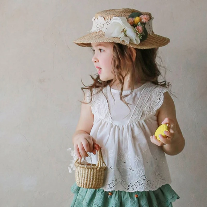 

2022 Summer Korean Toddler Girls Lace Embroidery Shirts Princess Sleeveless Tops for Girls Clothing Baby Blouses
