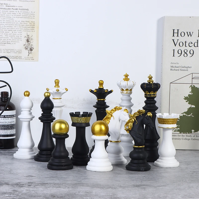 International Chess Resin Chess Pieces Board Games Accessories Figurines Chessmen Ornaments 1pc