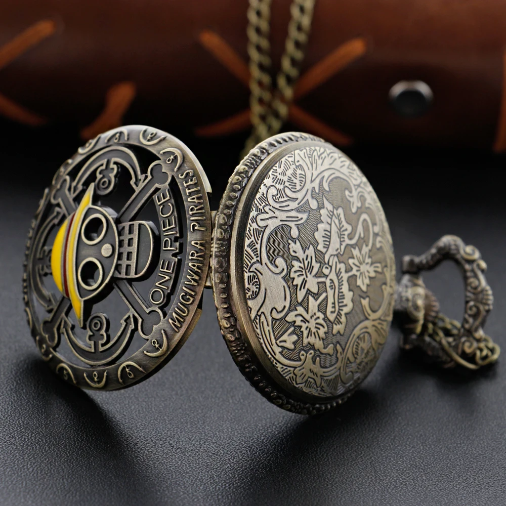Anime Theme Yellow Hat Pirates Skull Pattern Hollow Quartz Pocket Watch with Pendant Necklace Men's and Children's Gift