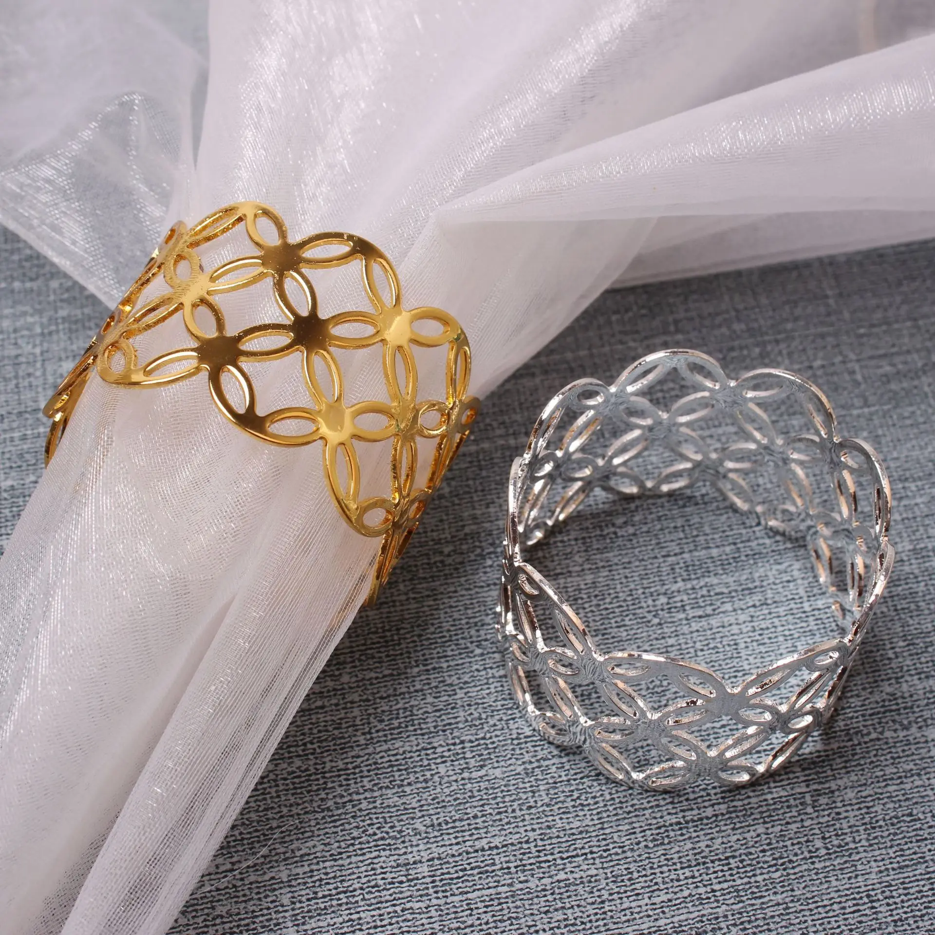

Napkin Rings Holder Metal Hollow Petal Buckle Novelties Becket For Hotel Banquet Wedding Party Event Dining Table Decoration