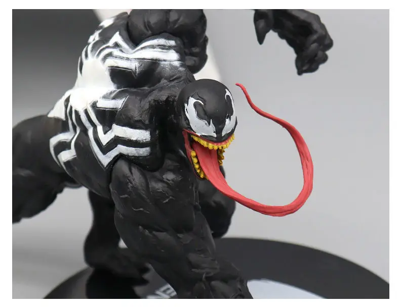 Boneco Venom ToyMax