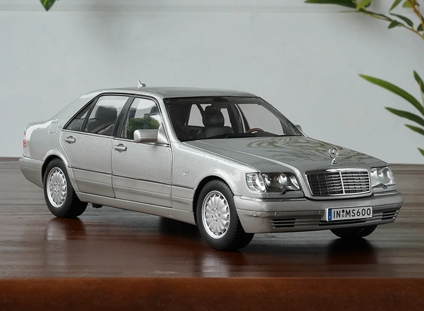 

1/18 Scale S600 W140 1990 Silver Diecast Car Model Toy Collection Gift NIB NEW