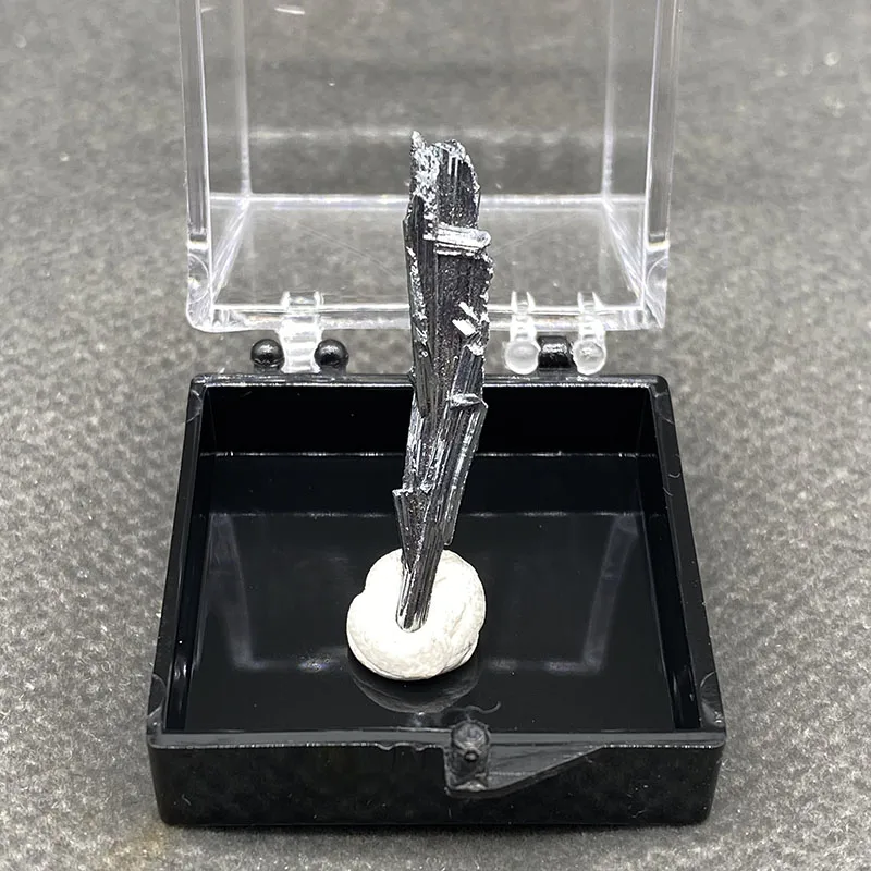 100%  Natural stibnite Mineral Specimens Stones and Crystals Healing Crystal +Box size：35*35*35mm