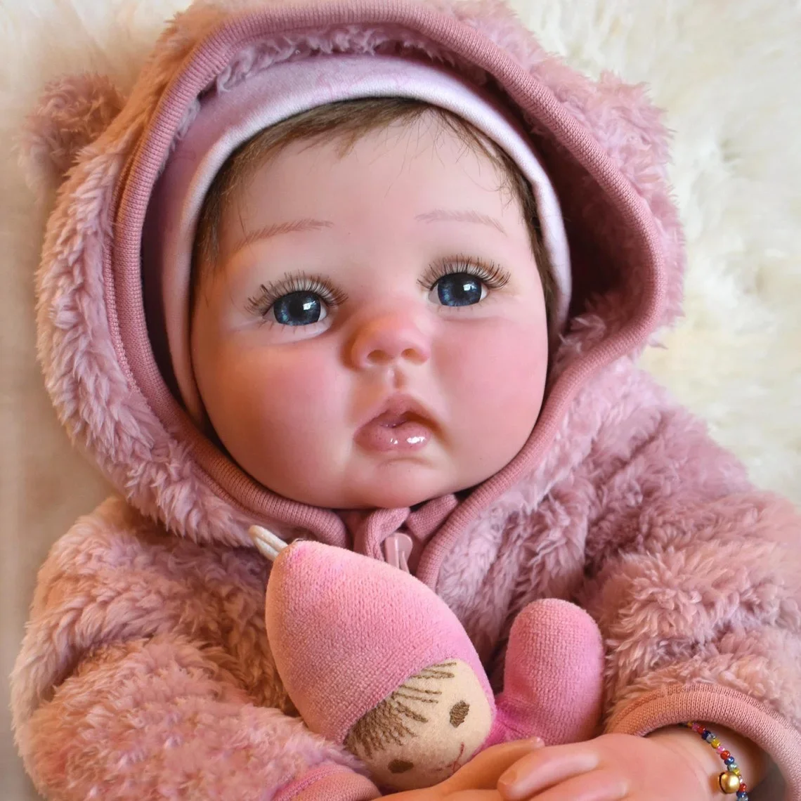 Npk 55Cm Reborn Baby Lucy Cute Face Cute Baby Girl Doll Realistico Soft Touch Cuddly Toddler Girl Regalo Di Natale