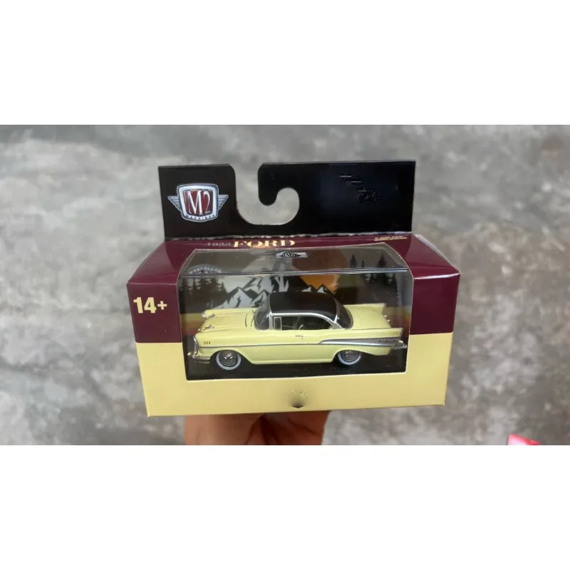 M2 1:64 박스형 합금 자동차 장난감 모형 소형 자동차 장난감 정적 수집 전시품 새 상품 포장 포함