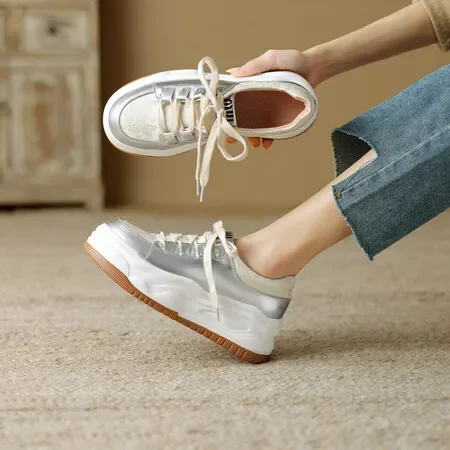 

Vulcanized Shoes with Thick Soles 2024 Spring Lace-up Shoes Woman Leather Solid Color Female Shoes Casual Women Sneakers