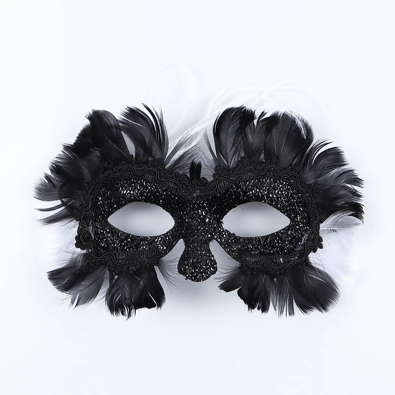 

Black White Feather Masks Cruella Cosplay Eye Mask Women Gothic Punk Movie Cosplay Halloween Witch Masquerade Evening Party Mask