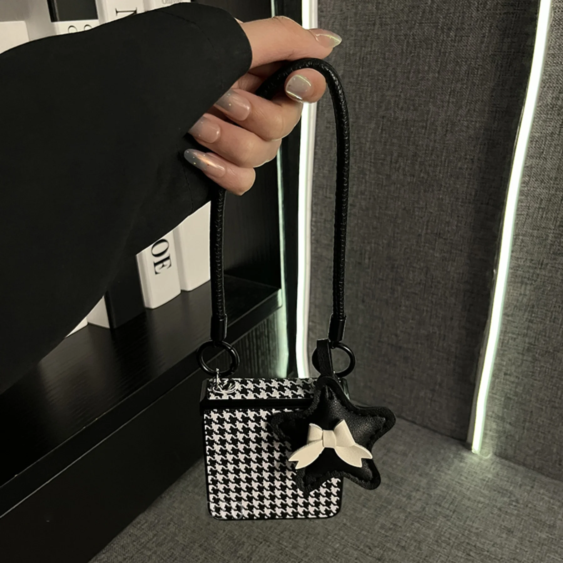 Luxury Houndstooth Bow Star Rope Portable Phone Case