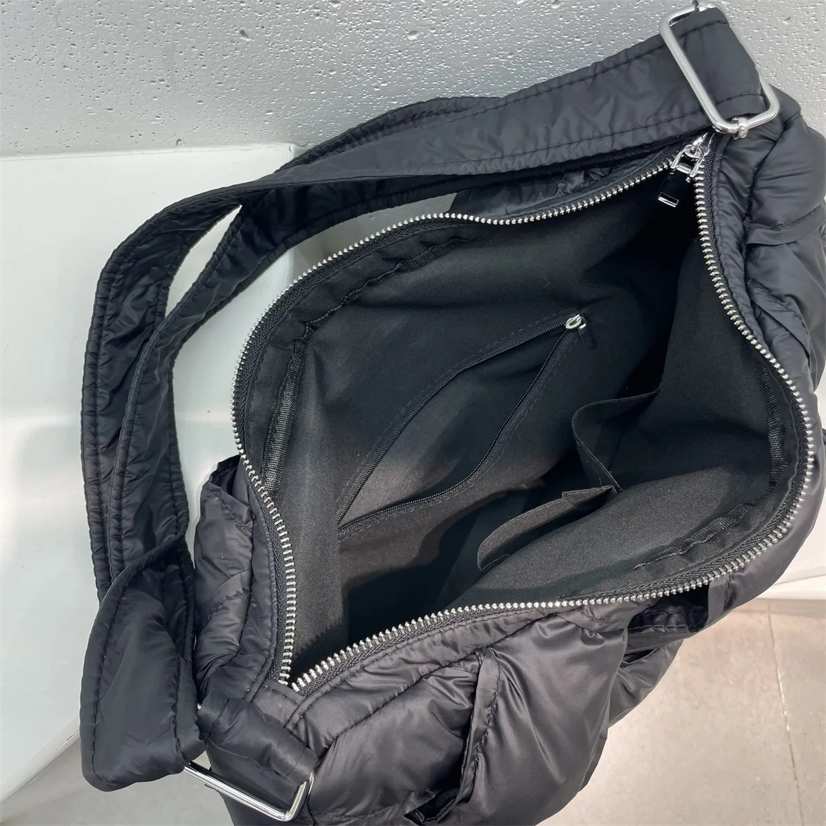 Fashion Woven Padded Women Shoulder Bags Designer Nylon Down Cotton Crossbody Bags Casual Hobos Puffer Bag Large Tote Bag 2023