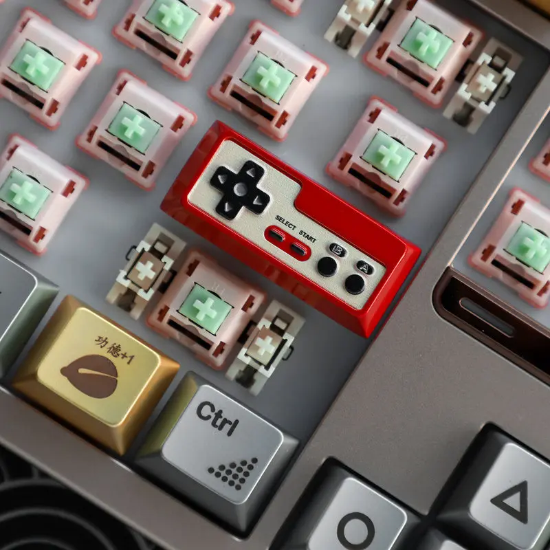 Tastiera Meccanica Originale Rossa e Bianca per Console di Gioco Retro, Tastiera in Metallo per PC Gaming, Tastiera da Collezione con Keycap Regalo - immagine 3