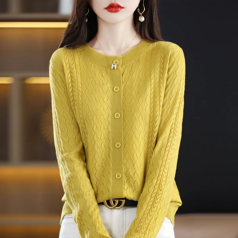 Рисунок 4 - Женский шерстяной вязаный кардиган