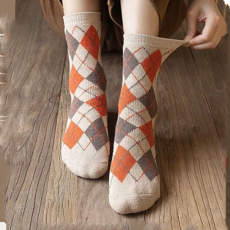 5 paia di tubi medi da uomo di qualità a quadri a rombi con motivo a rombi geometrici Haruku in cotone pettinato felice a strisce colorate_voghion.com