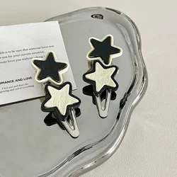Chic Star Black and White Y2K Hair Clips for Girls - Stylish Hair Accessories (2pcs)