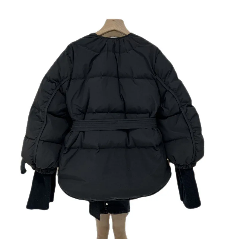 

2023 Women's Clothing V-neck Short Warm Belt Design Coat Winter New