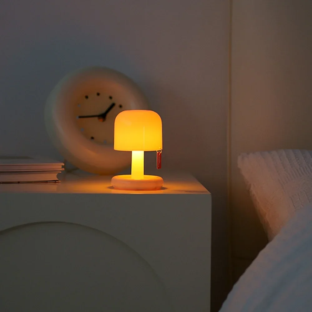 Mini Creative Mushroom Table Lamp Sunset Color Rechargeable Desktop Night Light for Bedroom Bedside Living Room Decor Kids Gift Desk Lamp Night Light Mini Night Light Mini Led Light Led Desk Lamp