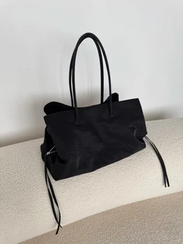 Borsa tote cool nera solida da donna 2025 Borse con doppio scomparto con cerniera per pendolari di grande capacità in nylon semplice di nuova moda