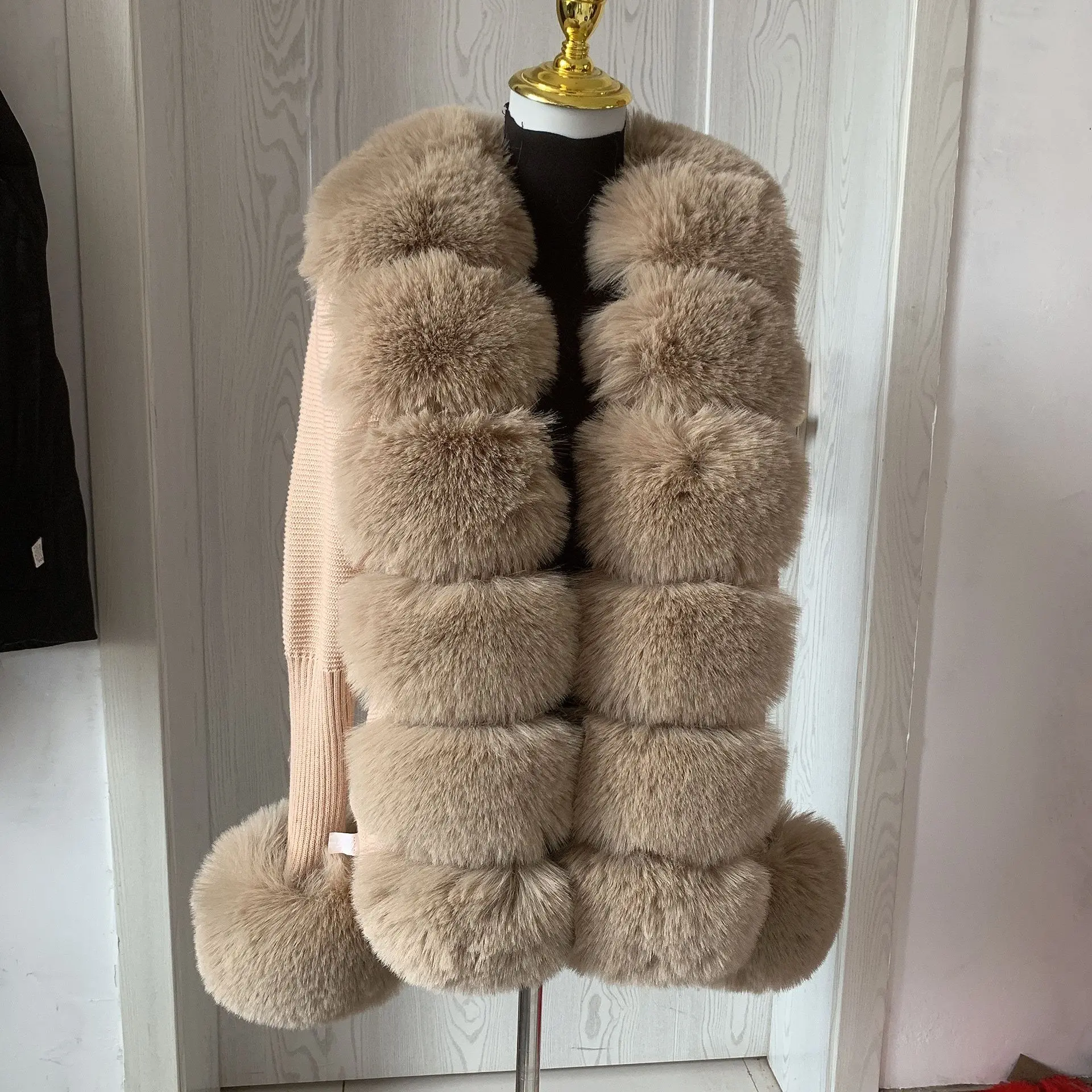 Women's Cropped Sweater Cardigan Spring Autumn Hot Sale Faux Fur Knit Sweater Cardigan with Faux Fox Fur Fur Collar Ladies Coat 3