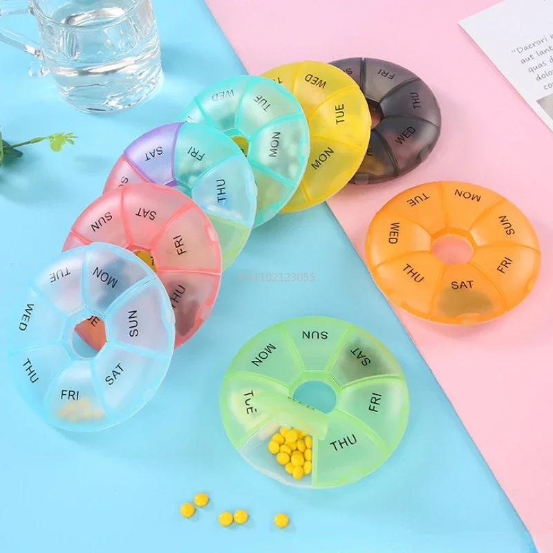 1PCS Round Pill Case Plastic 7 Days Weekly Tablet Candy Box Portable Storage Tablet Holder Travel Pill Organizer Vitamin Box