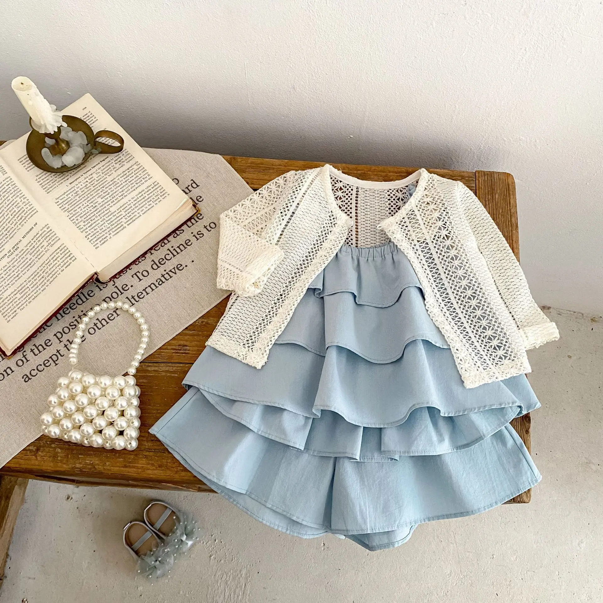 Slide image e091b46f12e4413ea9d0a6dba86e993e