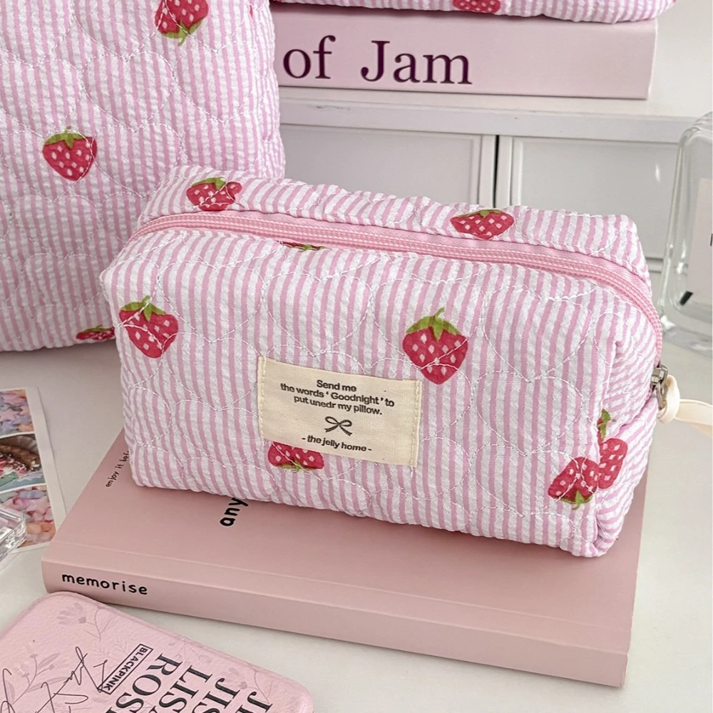Pink Strawberry Women Cosmetic Quilted Bag Portable Travel Organizer Toiletry Makeup Storage Pouch Handbag Ladies Zipper Bag
