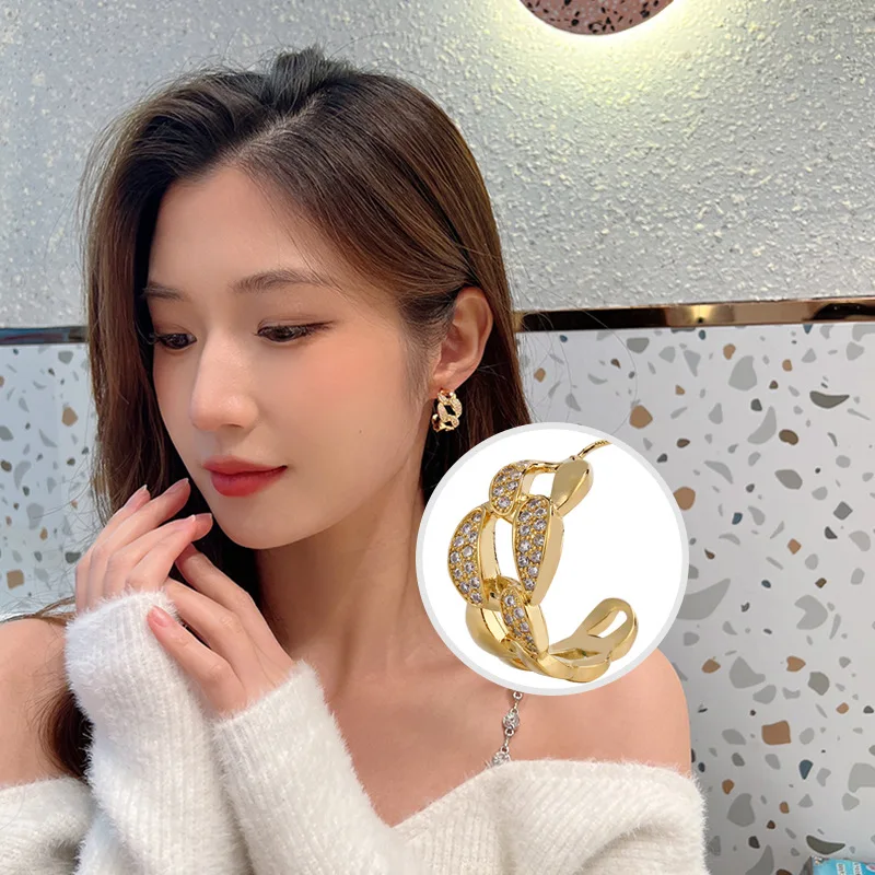 

S925 Silver Needle Temperament Advanced Sense Earrings Female Retro Design Sense Zircon Earrings Minority Light Luxury Earrings