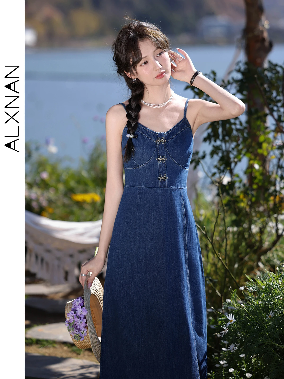 

ALXNAN Women Vintage Elegant Chic Denim Slip Dress 2024 Woman Vacation Outfits V Neck Sleeveless Split Midi Dresses L33707