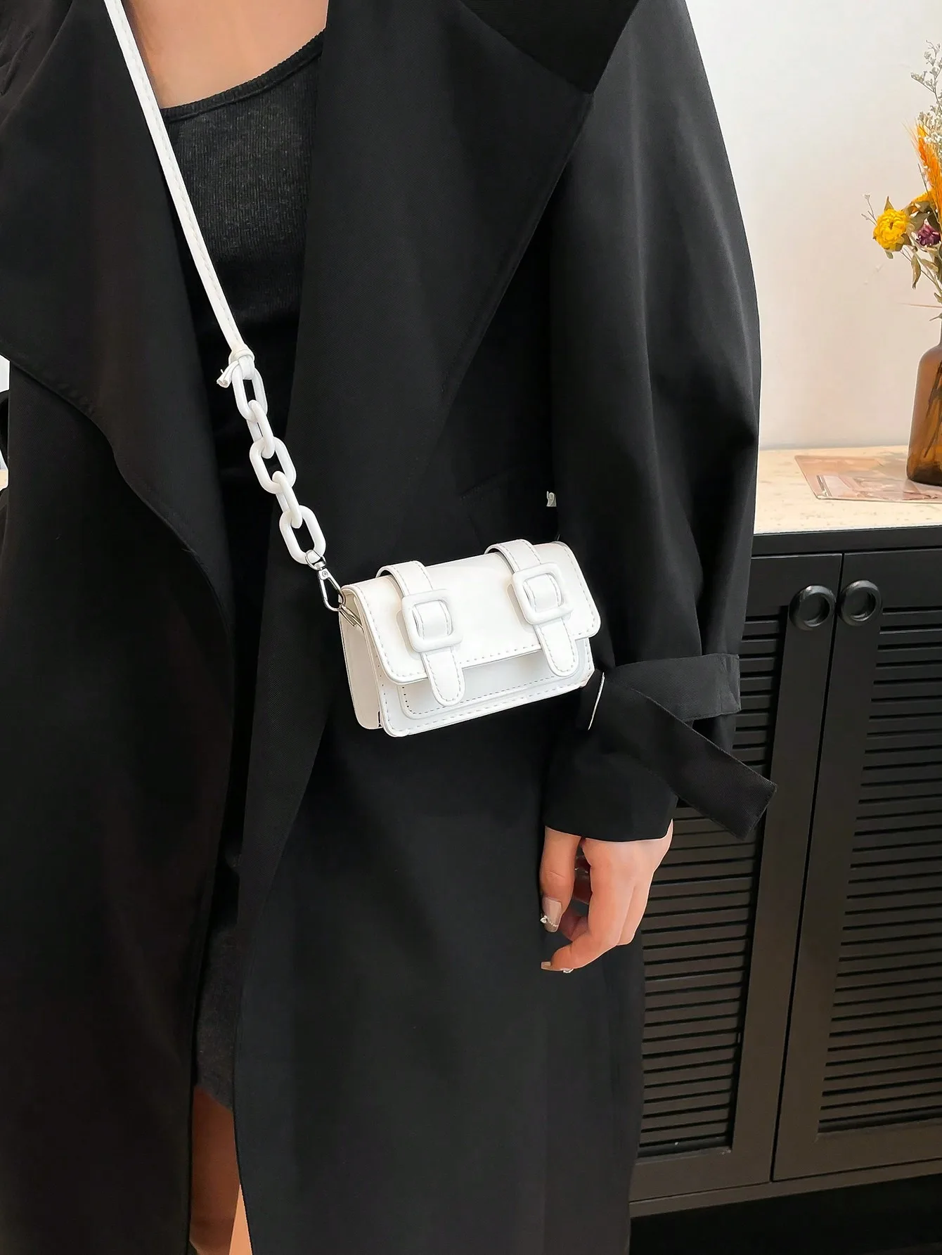 2025, modische Miniatur-Crossbody-Tasche in Lippenstiftform für Damen im Herbst/Winter, vielseitige kleine Umhängetasche – Detail 23