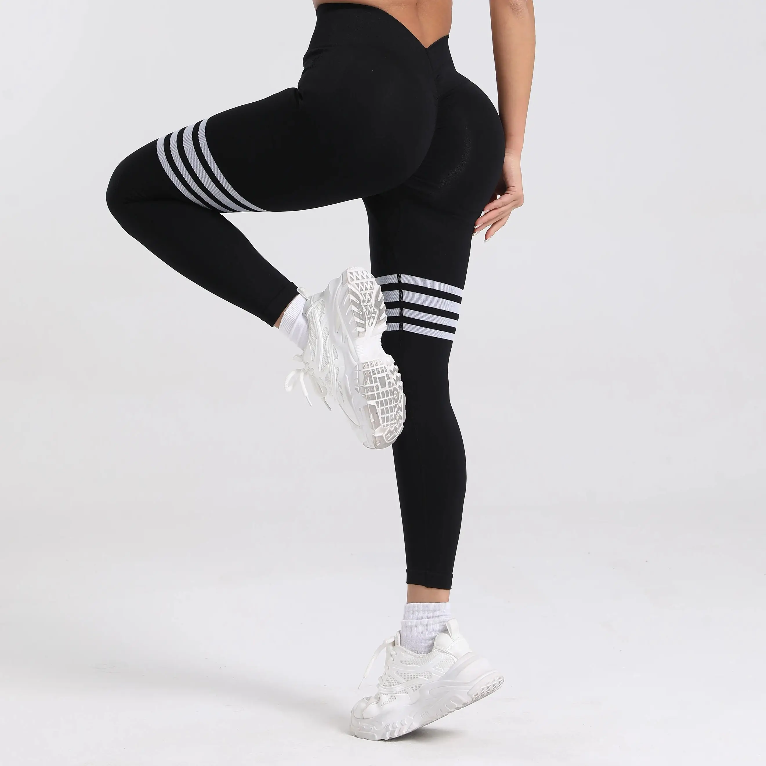 V-Back Butt-Lifting Leggings 3