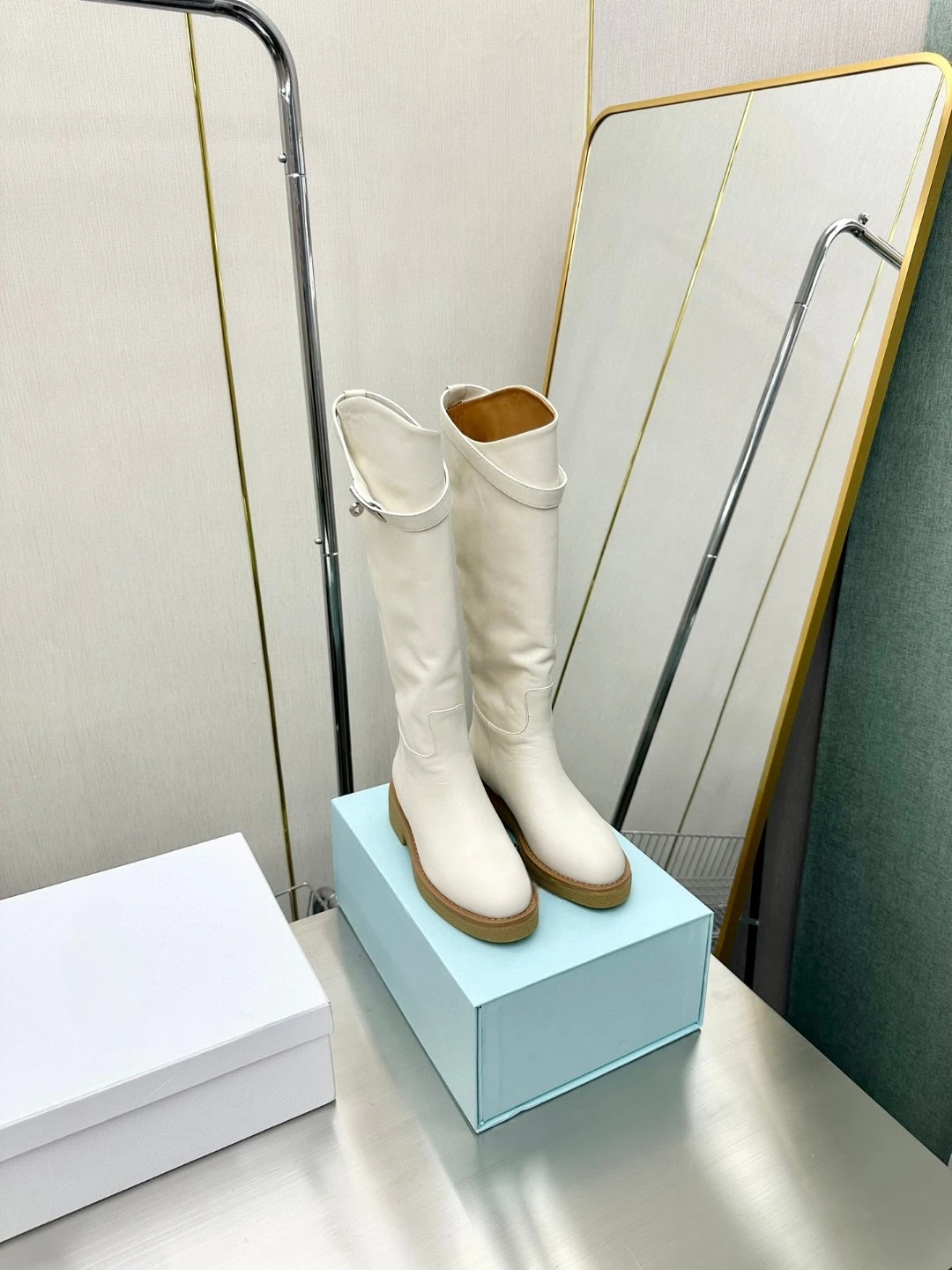 

Fall/Winter 2023 New Women's Classic Boots Calfskin Fabric Elegant Leg Length Mid Boots Knight Boots Size 35-39