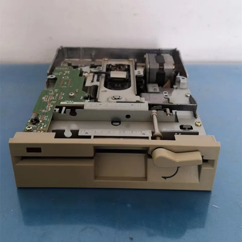 TheoriginalteacFD55GFBR525inchfloppydrivesupports525inchfloppy.jpg