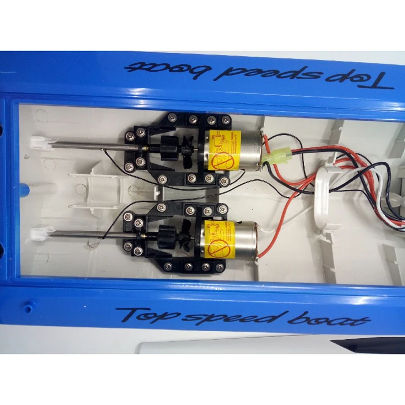 DIY Hull Assembly Dual Motor RC Boat Speedboat 2.4G RC Receiver + Power Accessories 2