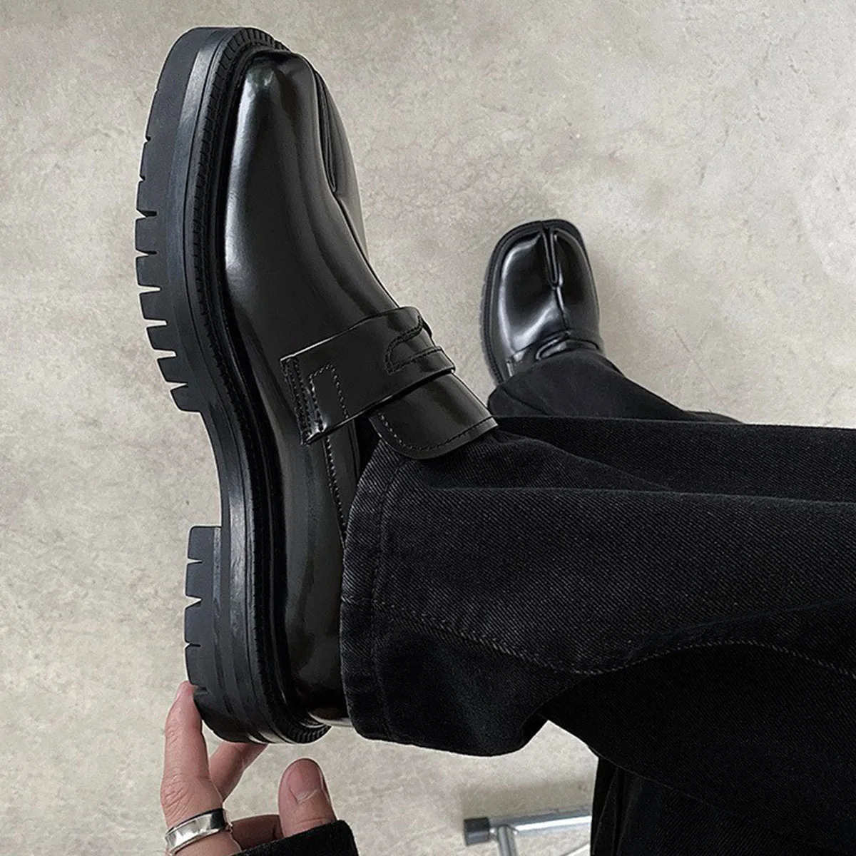 Tabi Shoes Loafers for Men and Women Split Toe Thick Sole Platform Casual Leather Shoes Spring Autumn Fashion Shoes 6