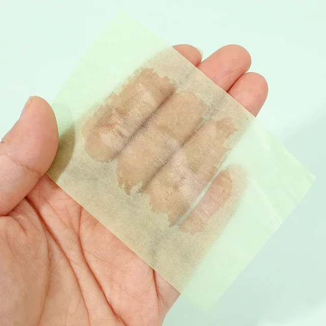 과잉 오일 제거와 피부 신선도 유지에 필수적인 페이스 페이퍼 오일 컨트롤 페이셜 클렌저