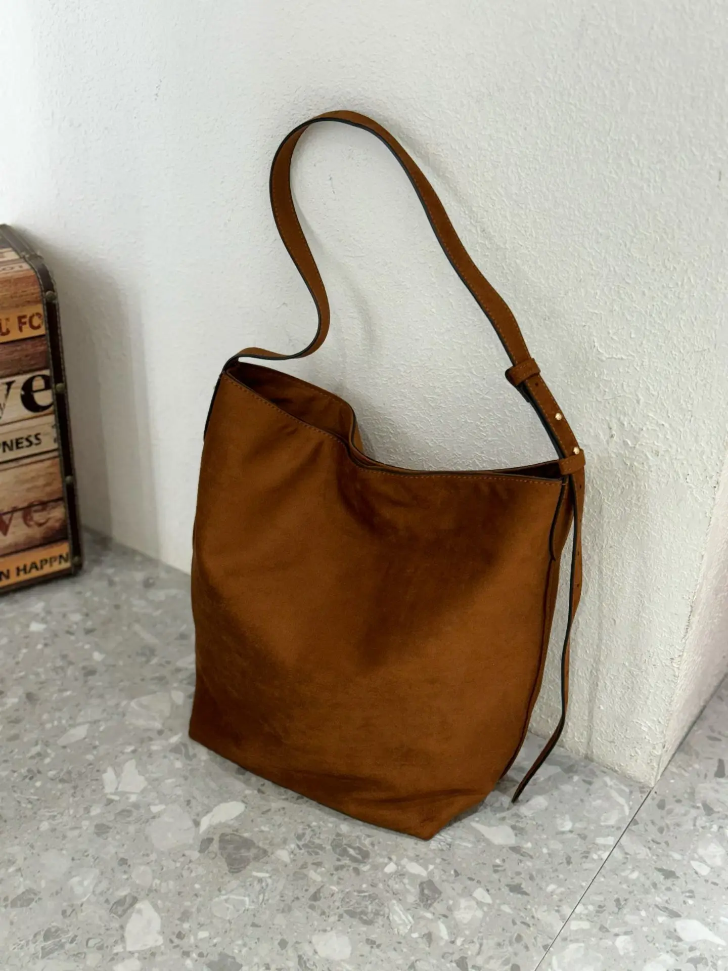 Retro Matte Large Women's Shoulder Bag 2025 New Autumn Winter Commuter Tote Bag High Quality Texture Single Shoulder Bag