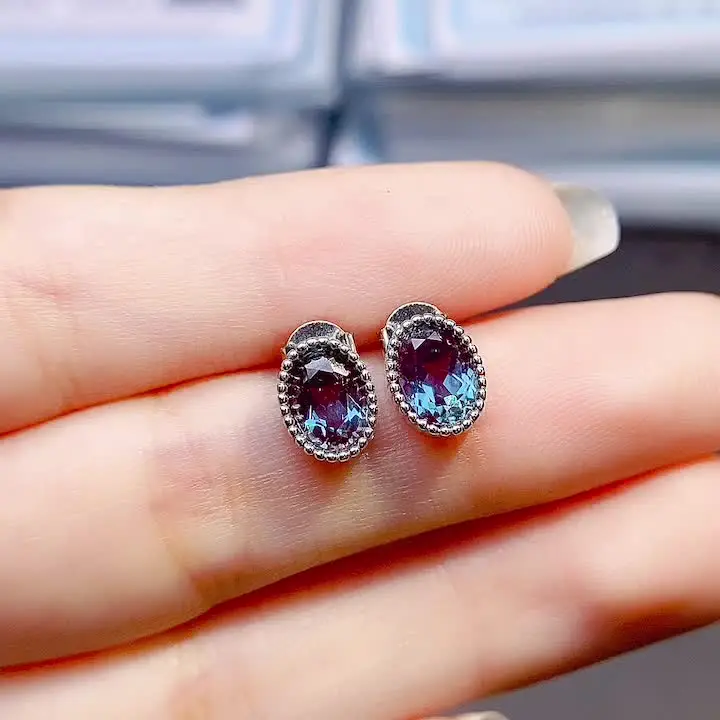 Orecchini a perno in argento sterling placcato oro con pietra portafortuna di giugno, alessandrite – 7 mm - Italia