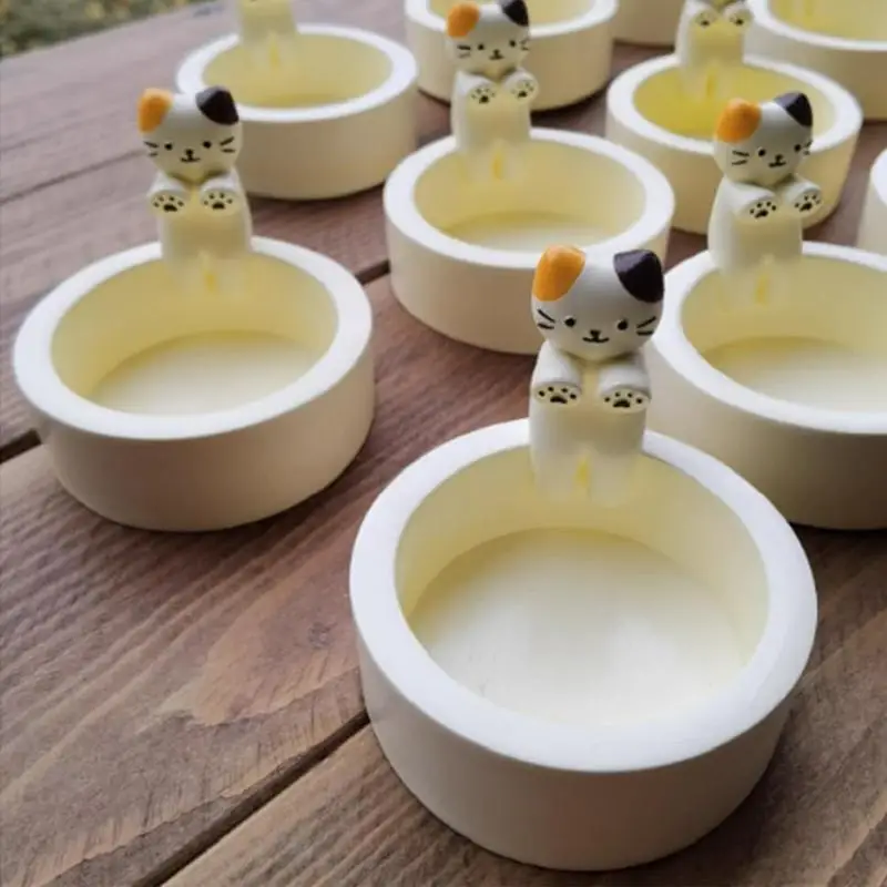 Kitten Candle Holder Cute Grilled Cat Aromatherapy Candle Holder Resin Cartoon Candlestick Holder For Centerpiece home decor