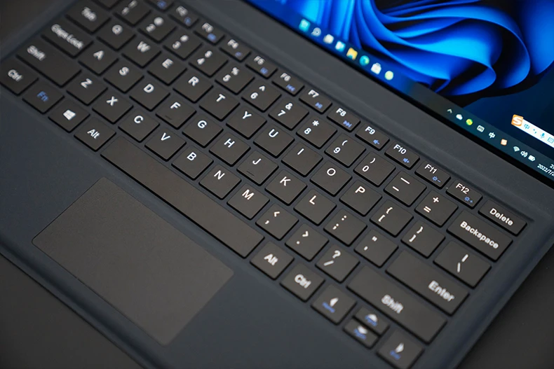 Ultraslim 2-IN-1 Tablet PC, 12th Gen Intel Core i7, 16GB RAM, 512GB SSD, 13