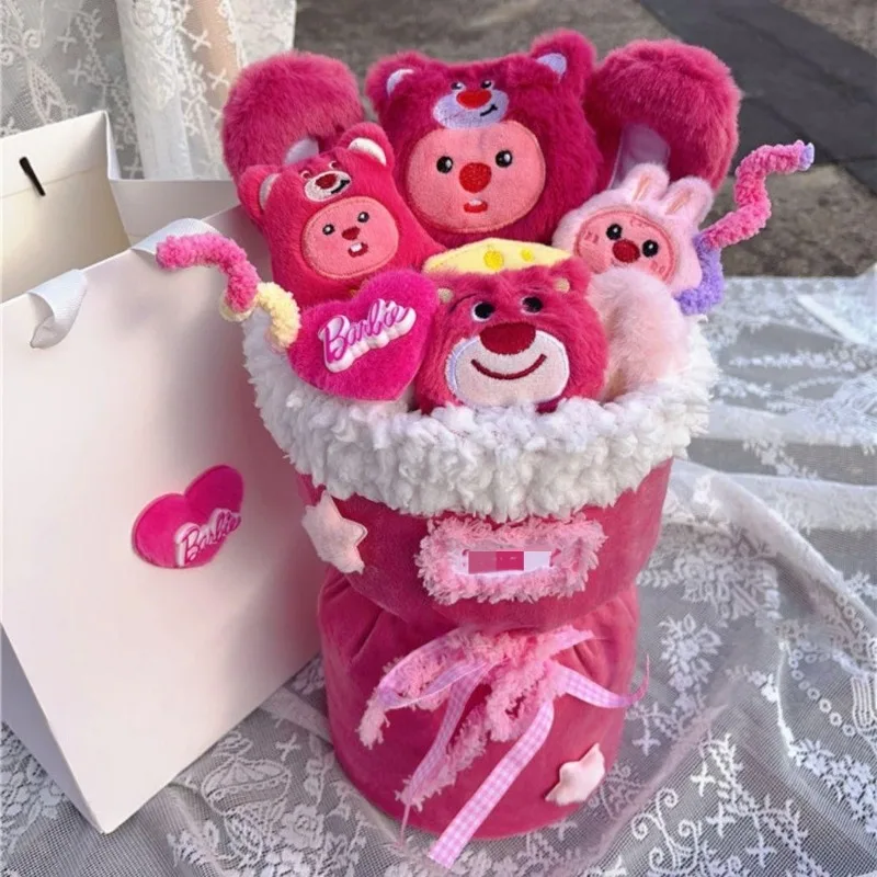 تنسيق دمى لوتسو وشخصيات ناعمة في حقيبة فرو